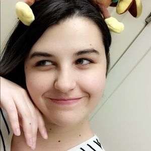 Meet your Posher, Caroline